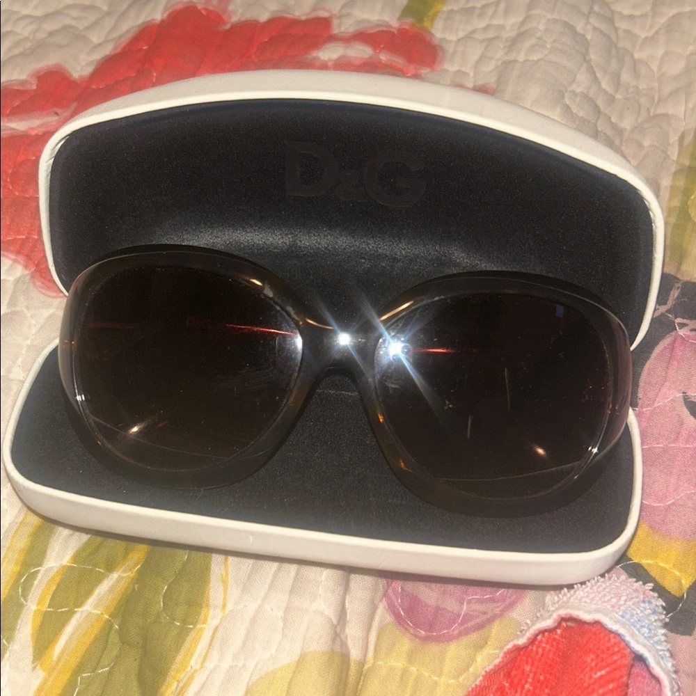 SOLD D&G Vintage Tortoise Shell Women’s Sunglasses Dolce Gabanna - Picture 8 of 10